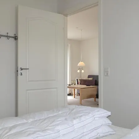 2 Bedroom Lovely In Apartment